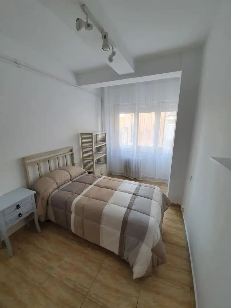Bedroom of Flat for share in Cuenca  with Heating, Storage room and Furnished