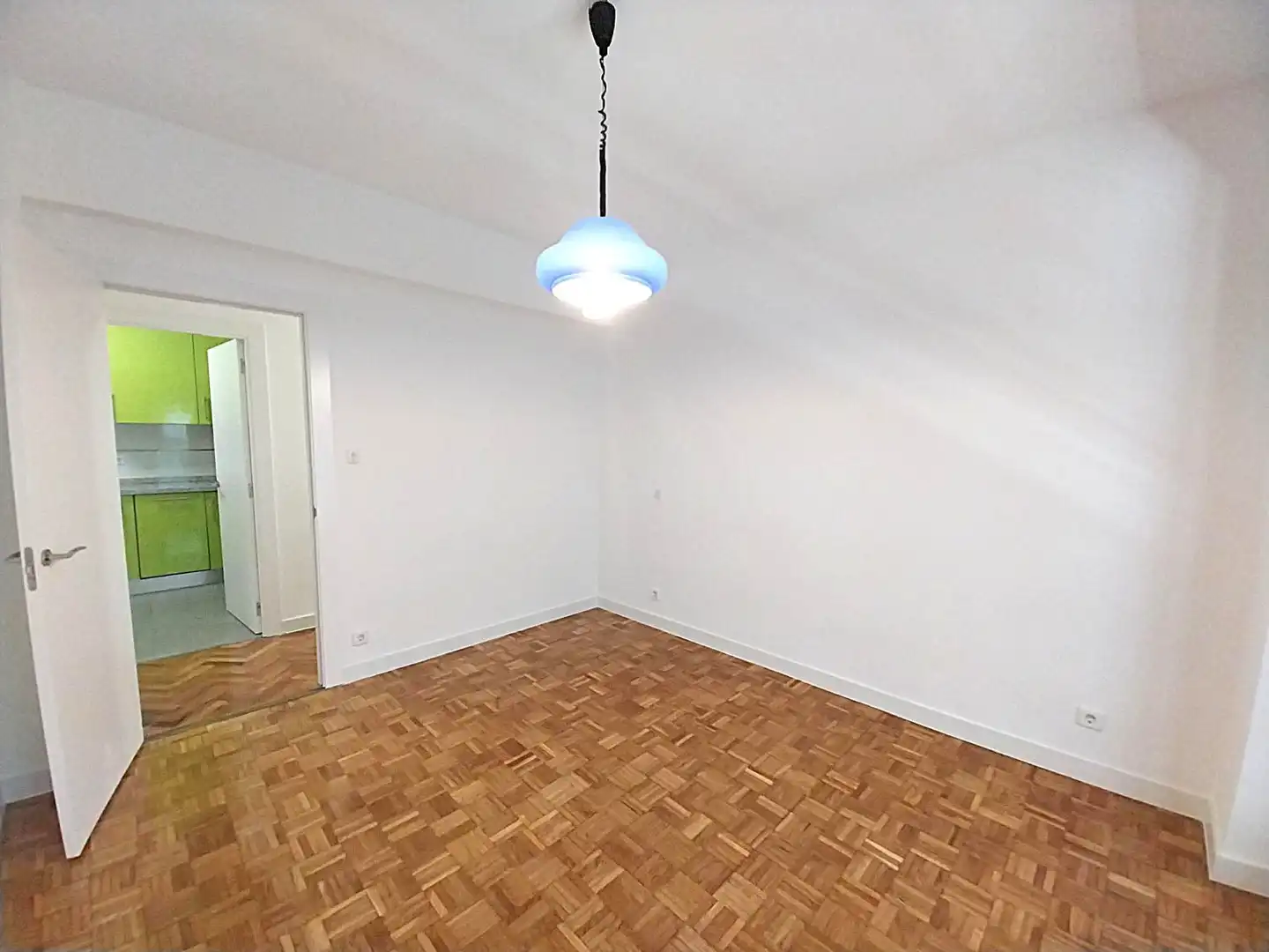 Dormitori de Pis en venda en Valladolid amb Calefacció, Parquet i Terrassa