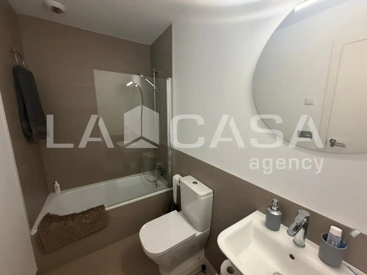 Baño de Piso en venta en Dos Hermanas con Aire acondicionado, Terraza y Trastero
