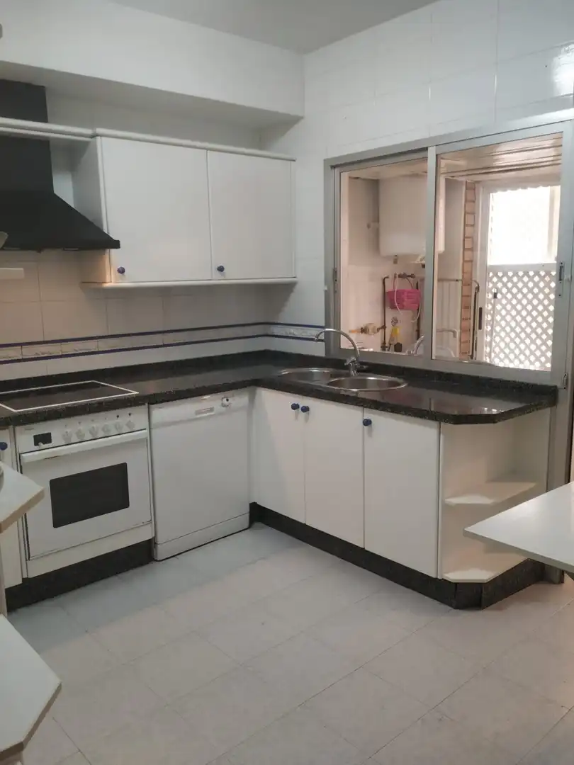 Küche von Wohnung zur Miete in Córdoba mit Heizung und Möbliert
