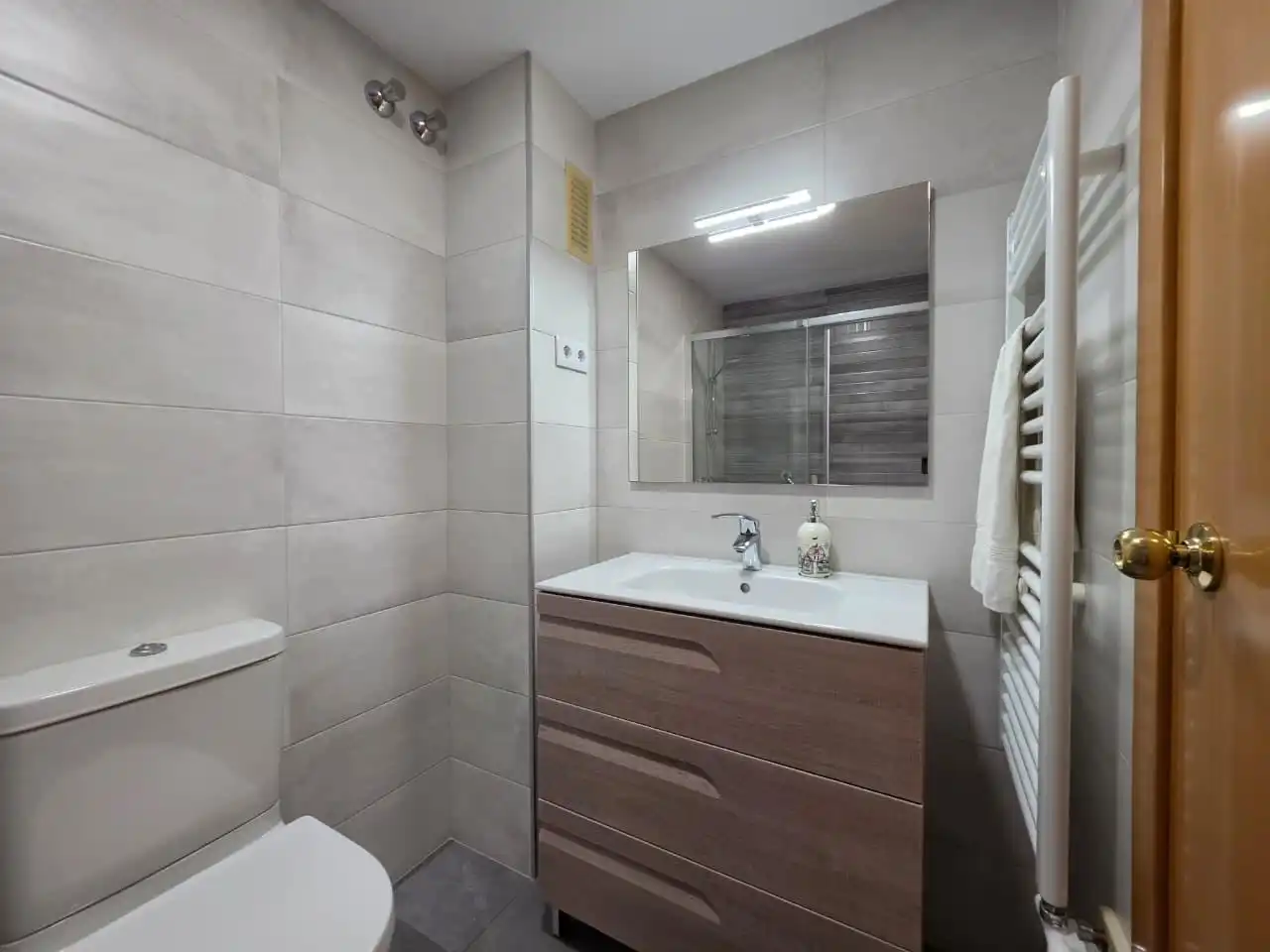 Badezimmer von Wohnung zur Miete in Manresa mit Heizung und Privatgarten