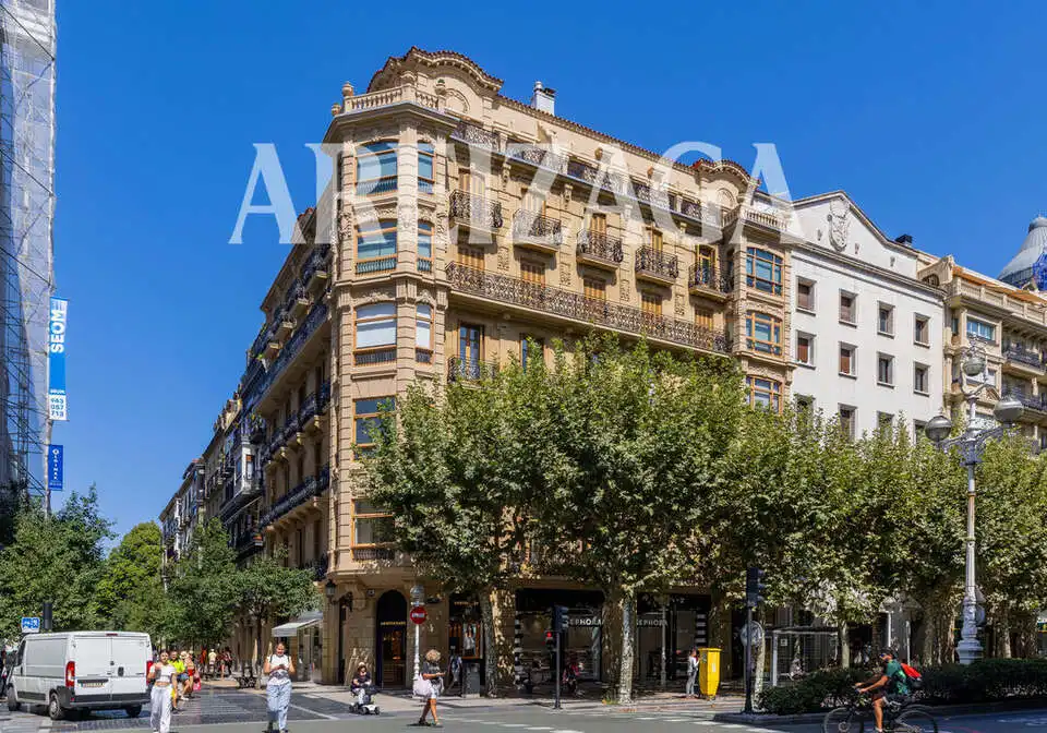 Außenansicht von Büro zur Miete in Donostia - San Sebastián  mit Klimaanlage