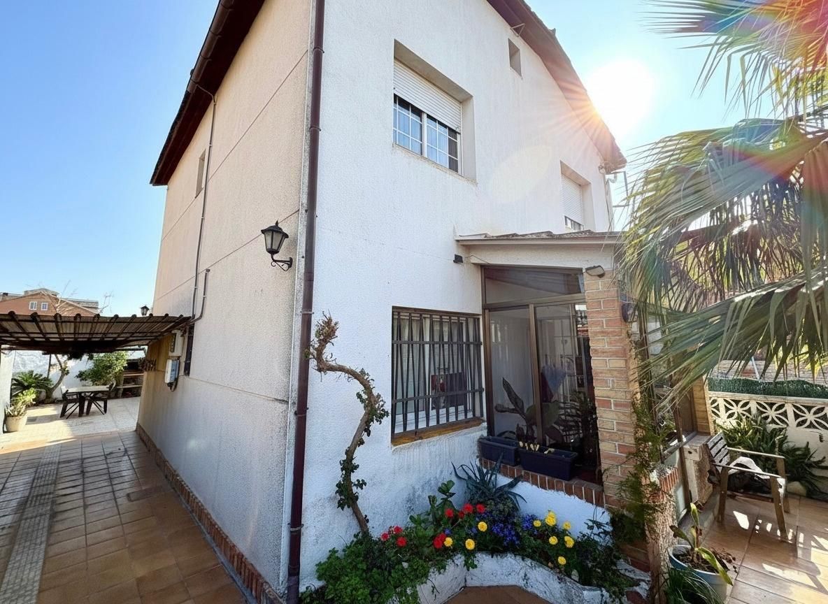 Außenansicht von Erdgeschoss zum Verkauf in Santa Perpètua de Mogoda mit Klimaanlage und Abstellraum