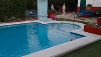 Piscina de Casa o xalet en venda en Marchena amb Aire condicionat, Jardí privat i Piscina