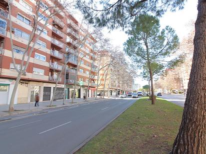 Außenansicht von Wohnung zum verkauf in  Valencia Capital mit Terrasse und Balkon