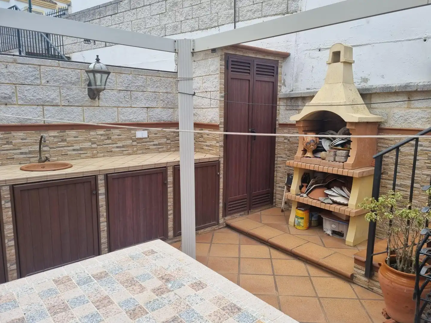 Terrassa de Casa adosada en venda en Algeciras amb Jardí privat, Traster i Piscina comunitària