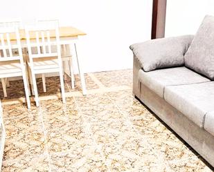 Living room of Flat to rent in  Granada Capital  with Heating, Furnished and Oven