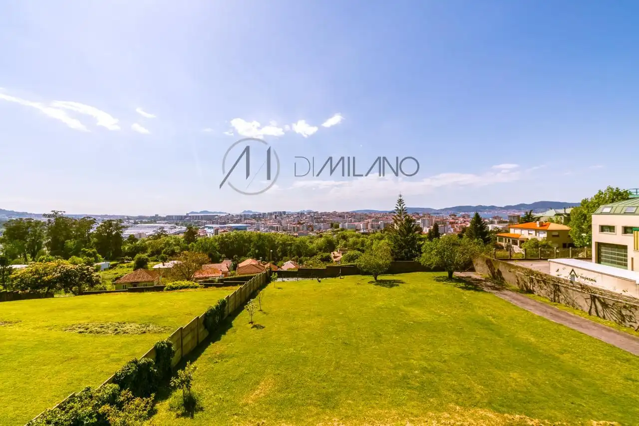 Casa o chalet en venta en Vigo  con Calefacción, Jardín privado y Parquet