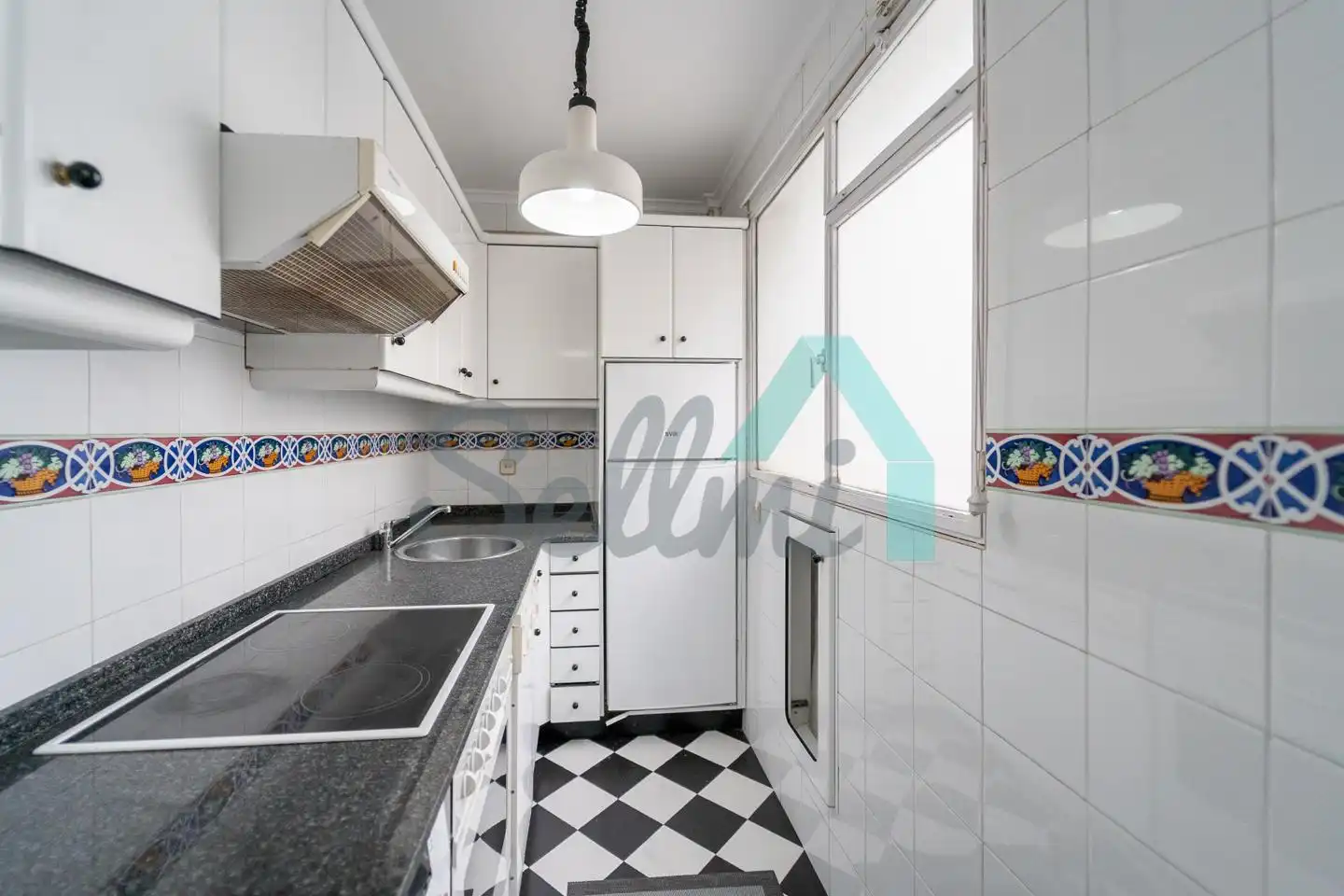 Cocina de Ático de alquiler en Oviedo  con Calefacción y Terraza