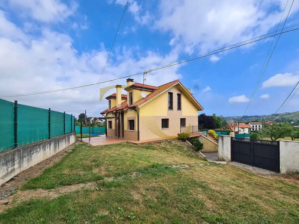Vista exterior de Casa o chalet en venta en Gijón  con Calefacción, Jardín privado y Balcón