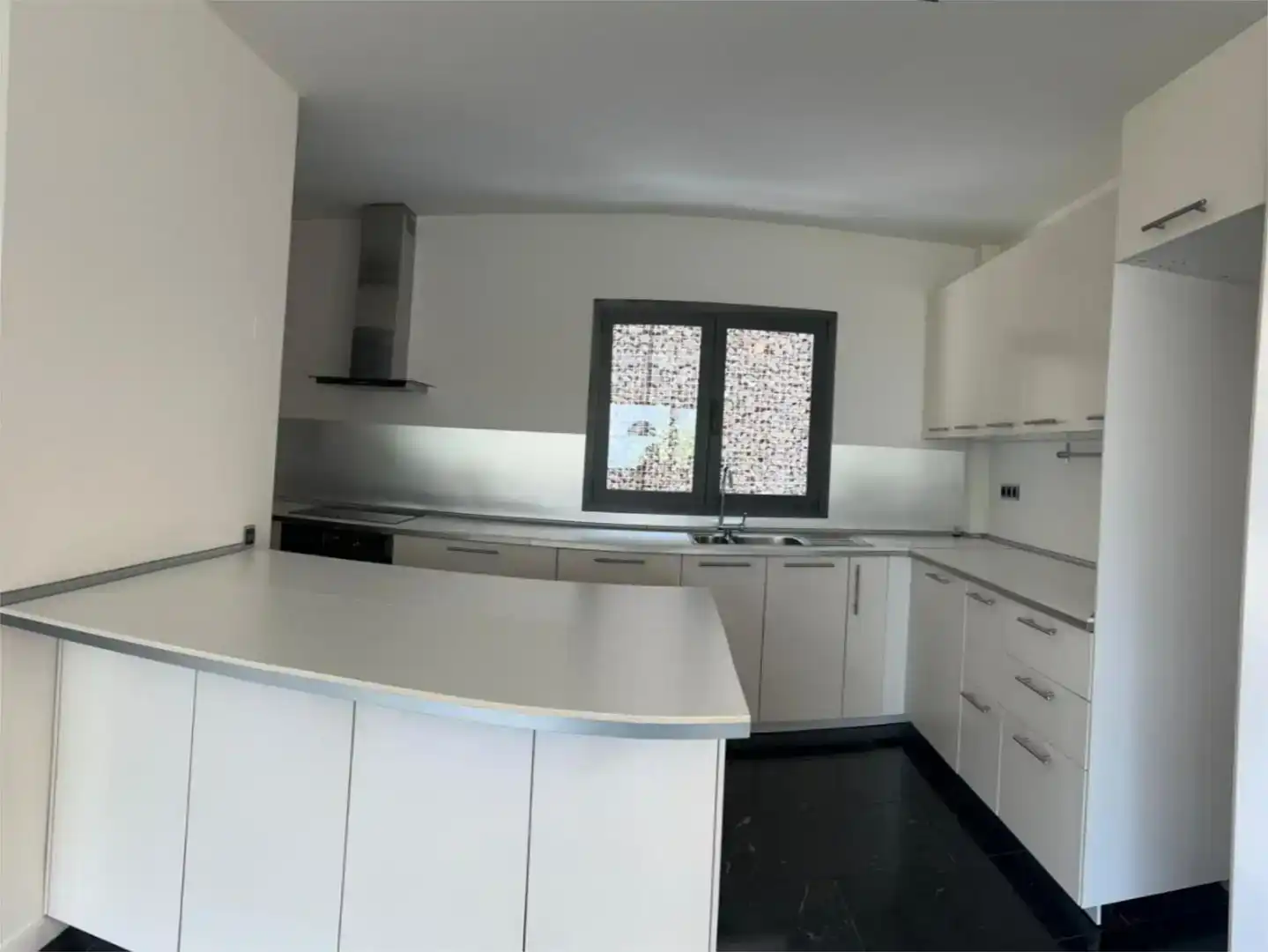 Cuina de Casa o xalet en venda en Santa Brígida amb Aire condicionat, Jardí privat i Parquet