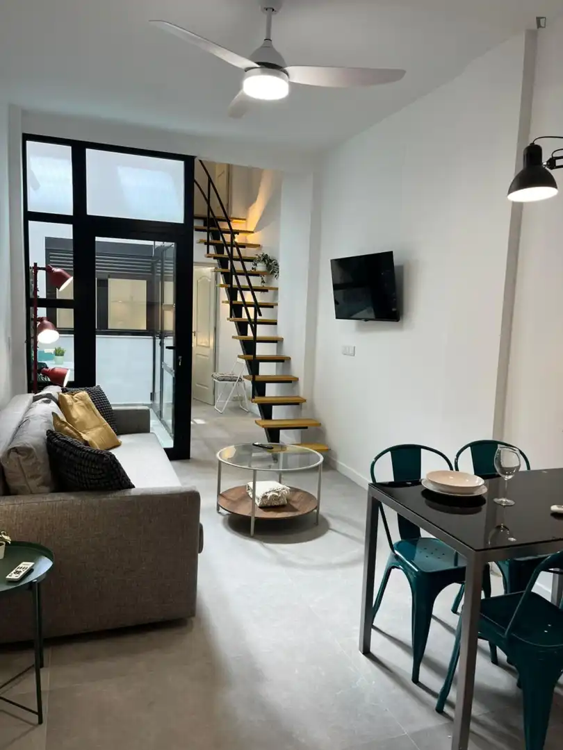 Sala d'estar de Apartament de lloguer en Valencia amb Aire condicionat, Moblat i Forn