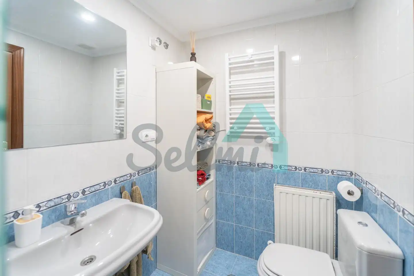 Badezimmer von Wohnung zur Miete in Llanera mit Heizung, Parkett und Möbliert