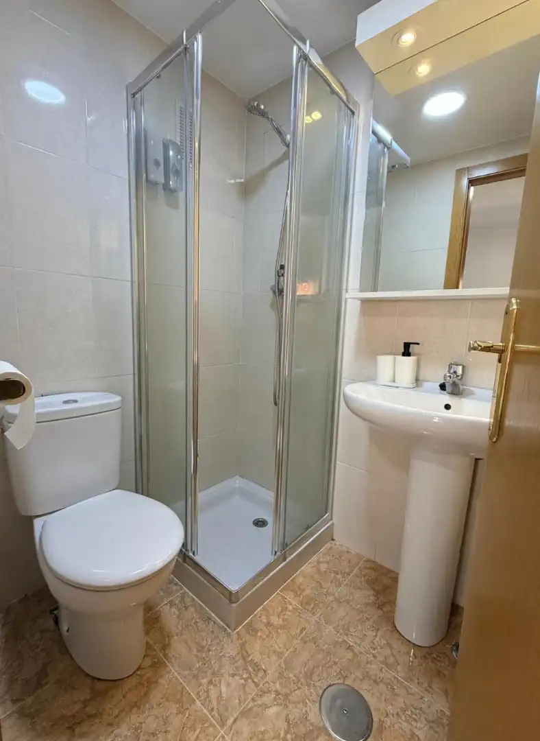 Bany de Apartament de lloguer en Murcia amb Aire condicionat, Moblat i Rentadora
