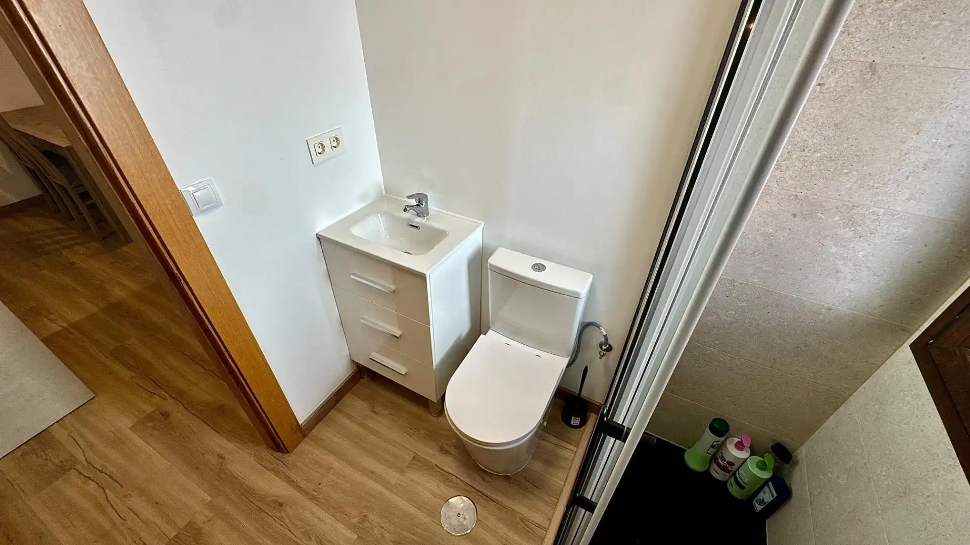 Bathroom of Flat for rent in Pinos Genil  with Air Conditioner, Heating and Furnished