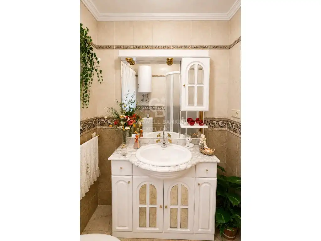 Baño de Casa adosada en venta en Loriguilla con Aire acondicionado, Jardín privado y Terraza