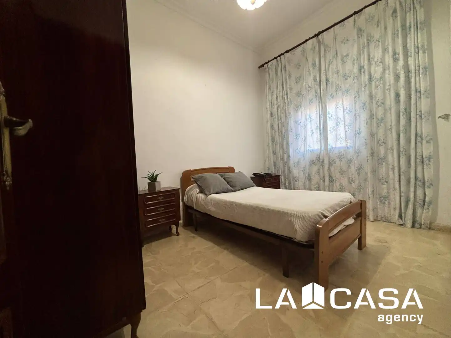 Dormitori de Casa o xalet en venda en Dos Hermanas