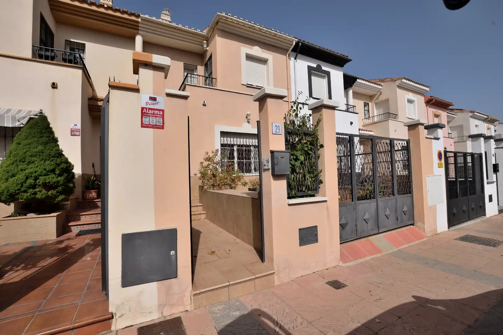 Vista exterior de Casa adosada en venda en Ronda amb Aire condicionat, Calefacció i Parquet