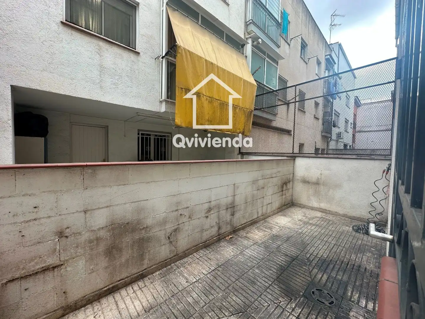 Vista exterior de Casa adosada en venta en Santa Perpètua de Mogoda con Trastero