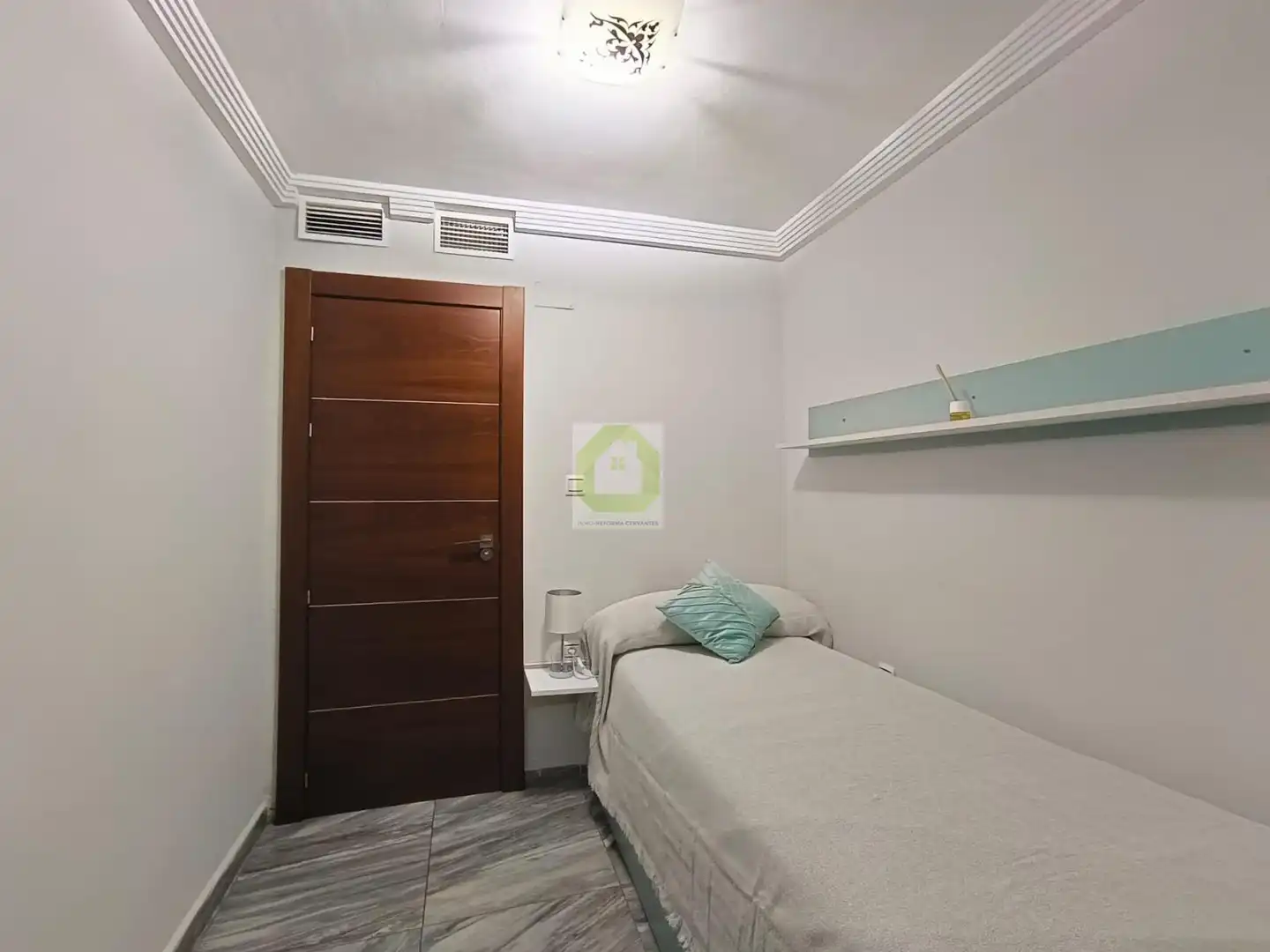 Bedroom of Flat for share in Granada  with Furnished and Balcony