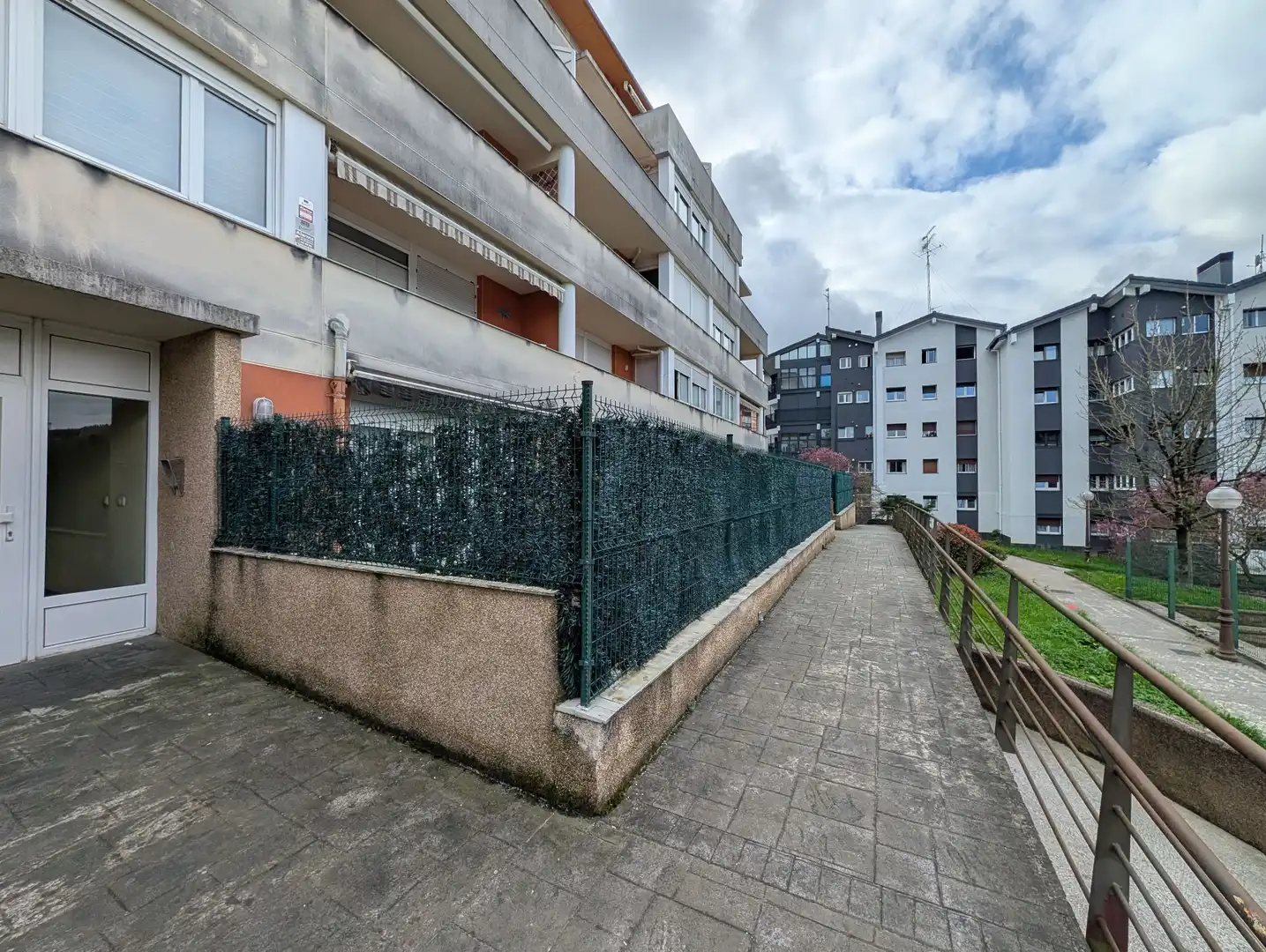 Vista exterior de Pis en venda en Lasarte-Oria amb Calefacció, Terrassa i Traster