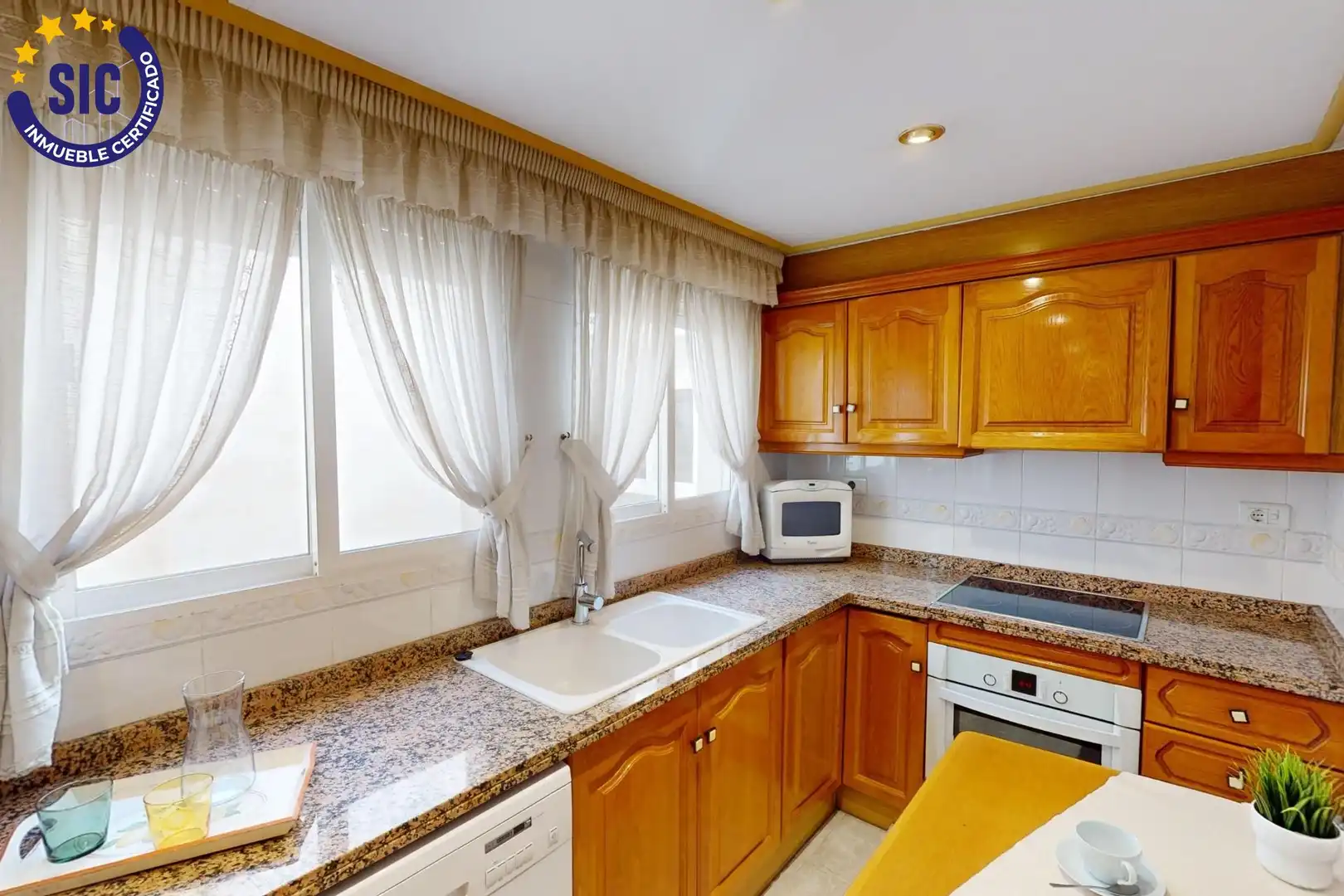 Cocina de Piso en venta en Castellón de la Plana / Castelló de la Plana con Calefacción, Trastero y Amueblado