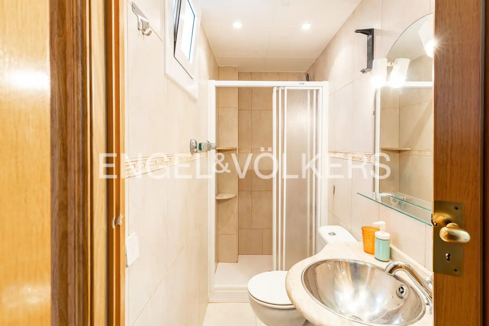 Badezimmer von Wohnung zum Verkauf in Sant Vicenç de Montalt mit Heizung, Terrasse und Balkon
