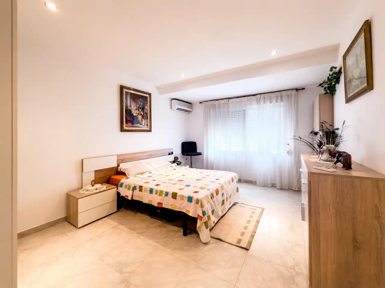 Bedroom of Flat for sale in Canals  with Air Conditioner and Balcony
