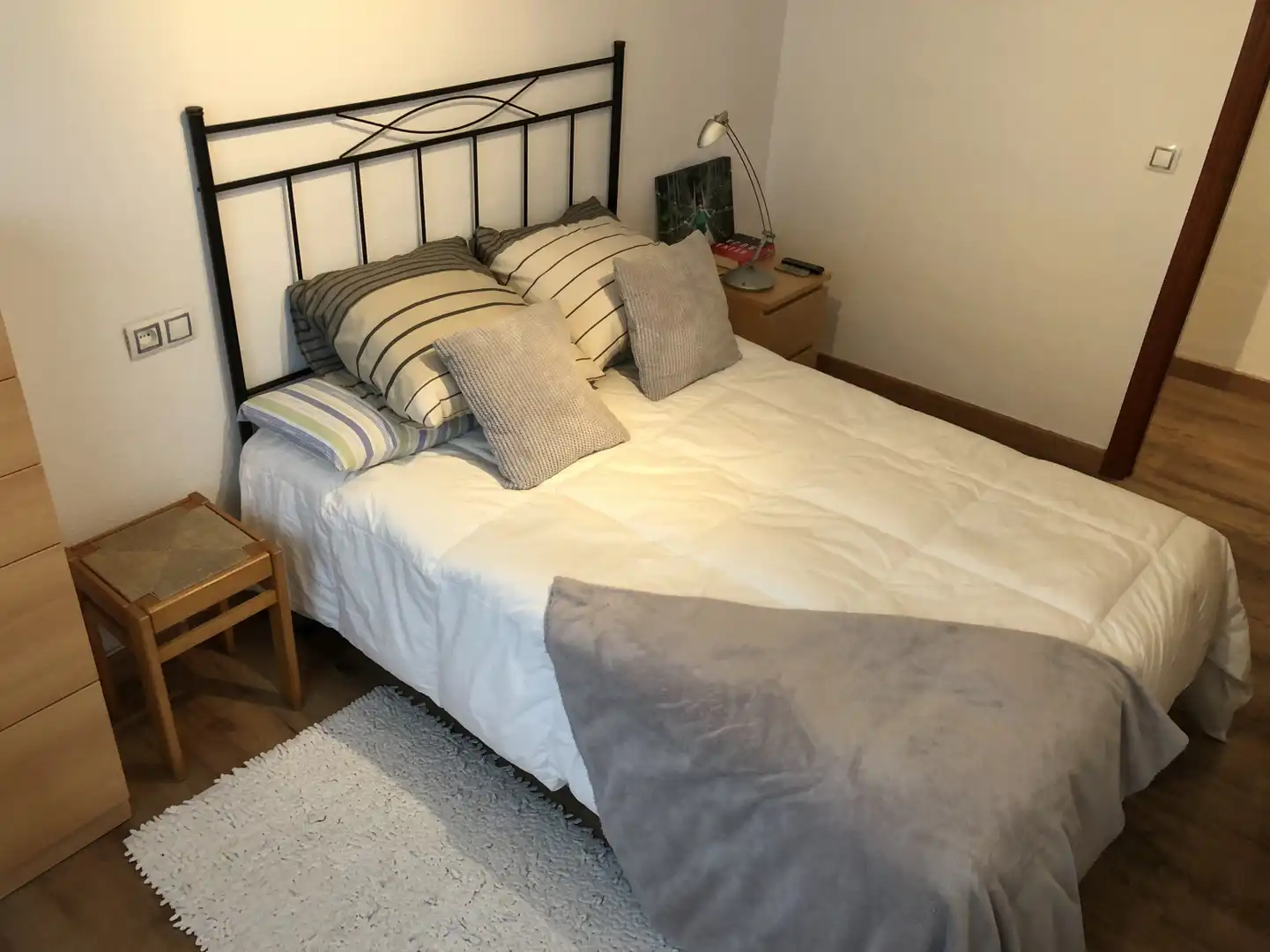 Bedroom of Flat for sale in Oviedo   with Heating, Parquet flooring and Storage room
