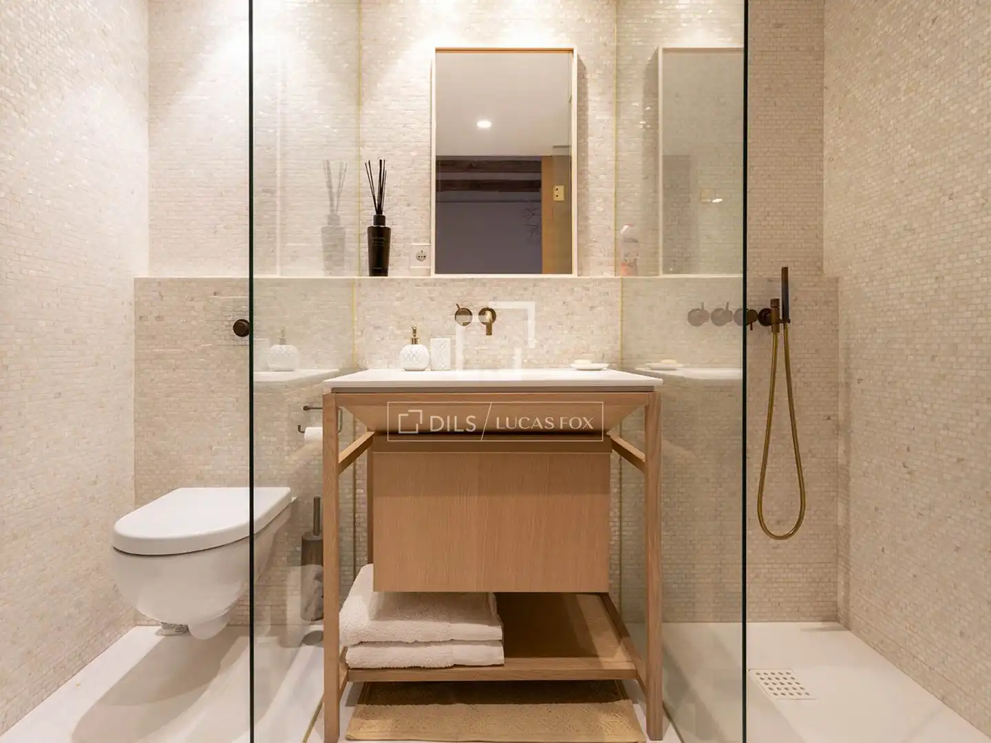 Bathroom of Flat for sale in Ciutat Vella