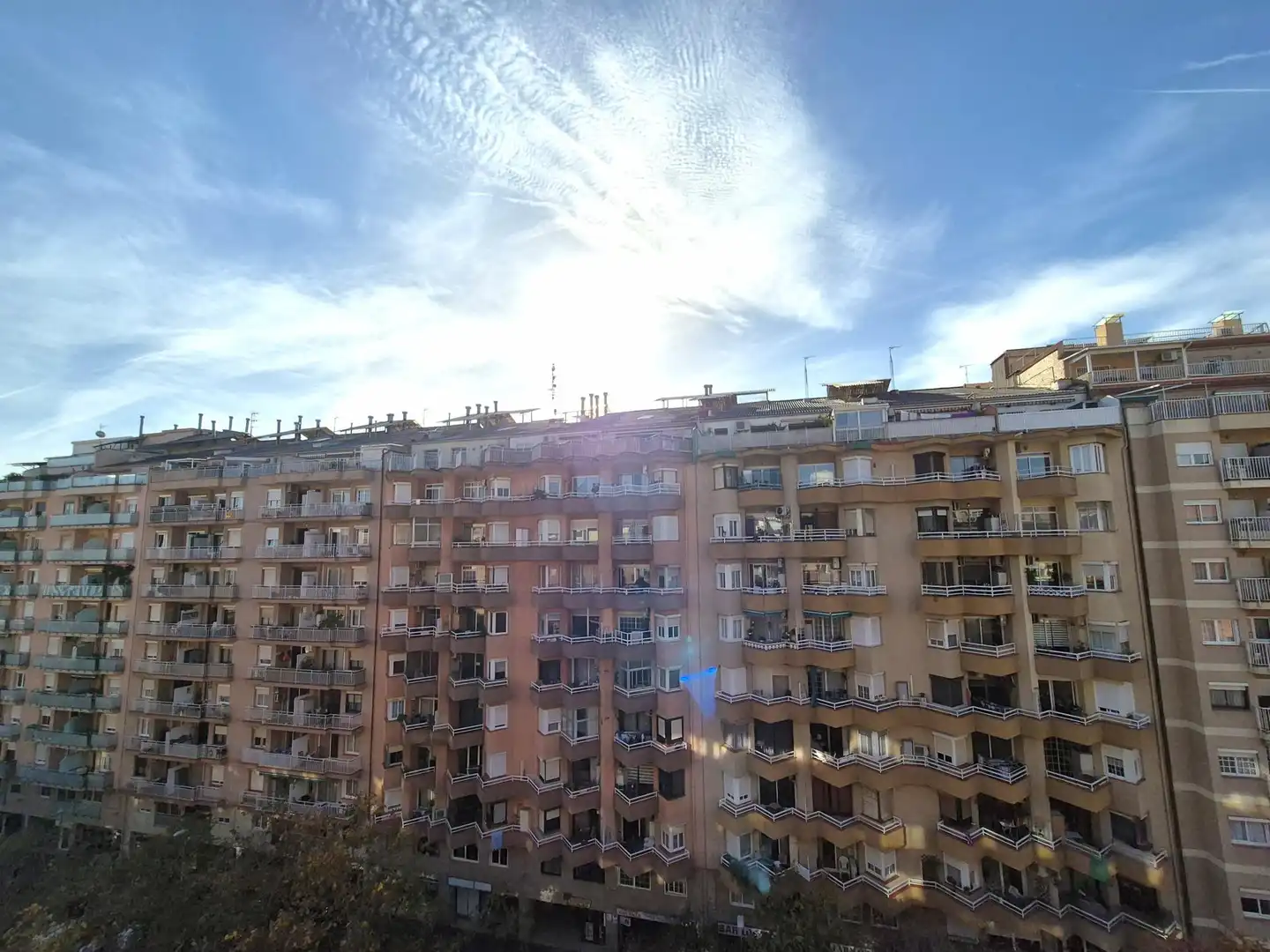 Vista exterior de Piso en venta en Barcelona con Balcón