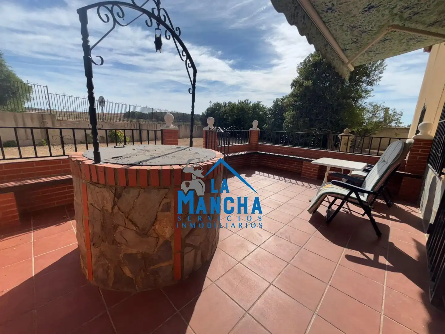 Terraza de Casa o chalet en venta en Hoya-Gonzalo con Calefacción, Jardín privado y Amueblado