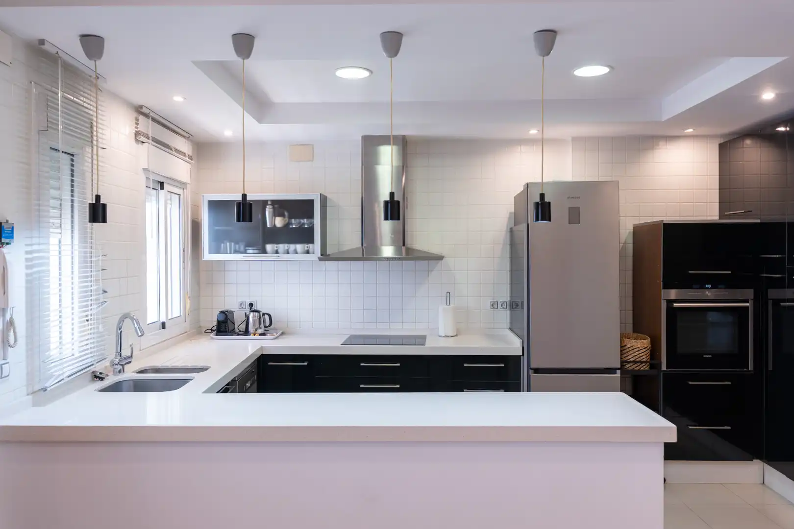 Kitchen of Flat for sale in Sevilla  with Air Conditioner, Heating and Parquet flooring