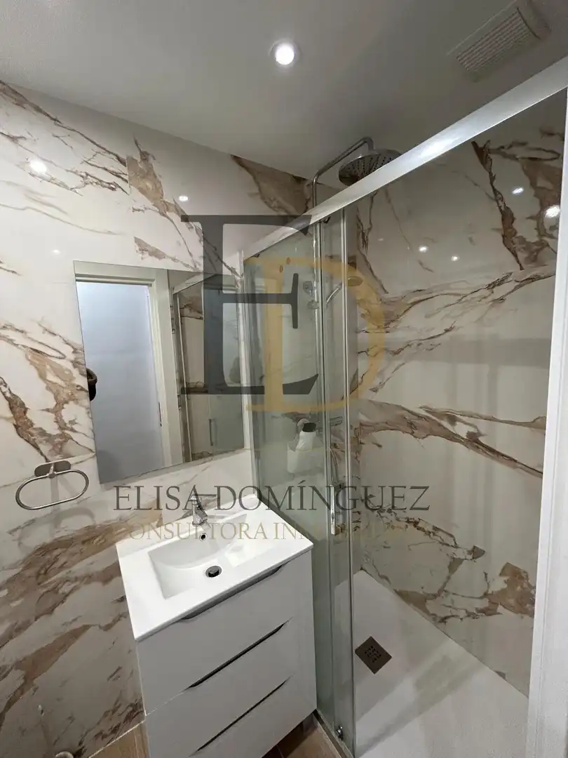 Badezimmer von Wohnung zur Miete in Salamanca mit Heizung, Möbliert und Balkon