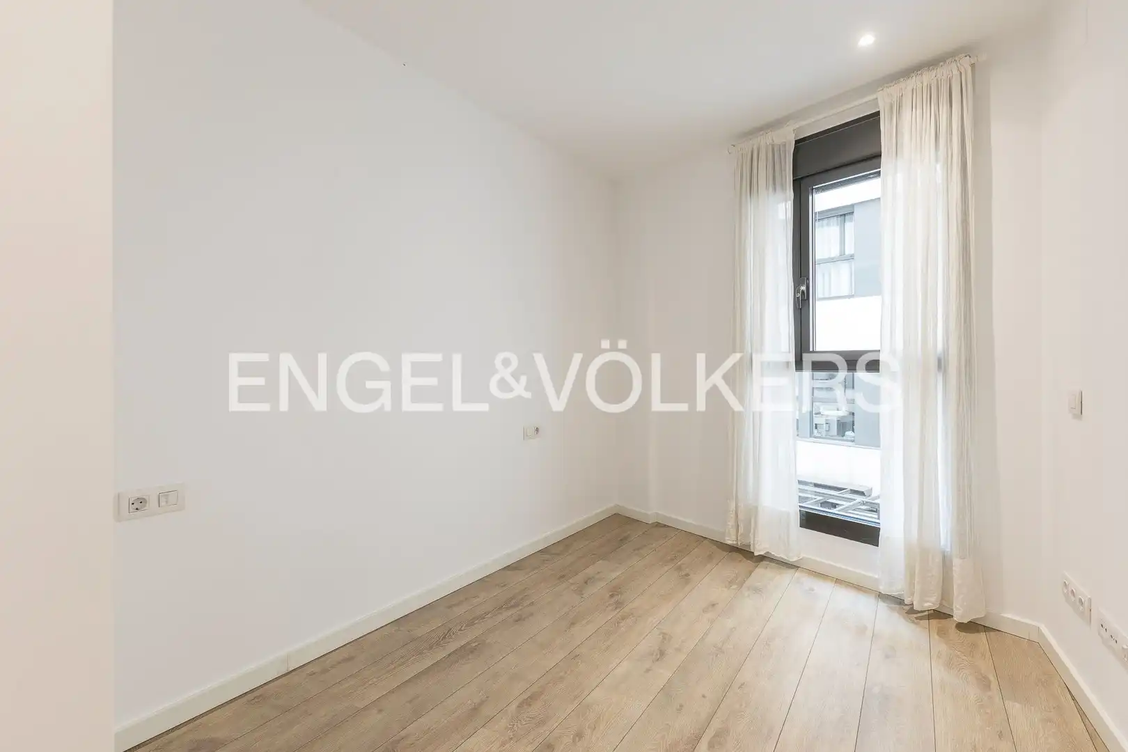 Dormitori de Apartament en venda en Barcelona amb Aire condicionat, Calefacció i Terrassa