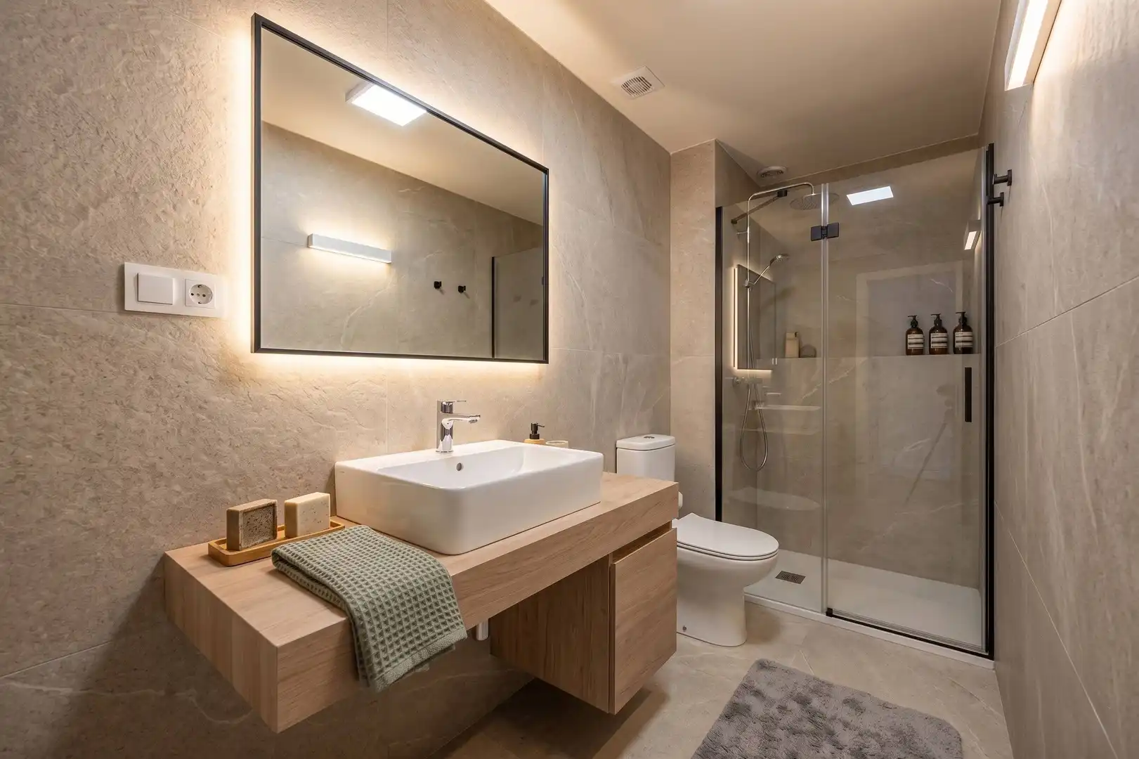Bany de Apartament en venda en Las Palmas de Gran Canaria amb Moblat