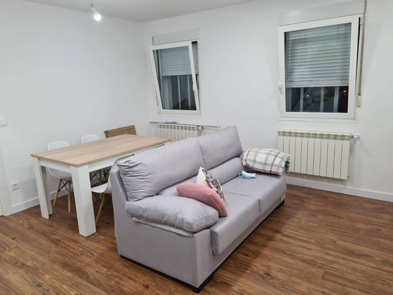 Living room of Flat for sale in Burgos Capital  with Heating, Parquet flooring and Terrace