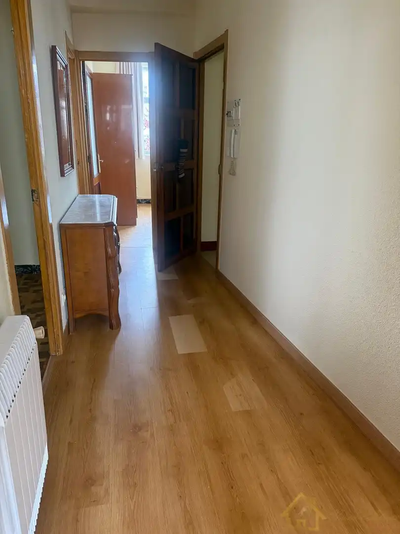 Piso en venta en Lugo con Calefacción, Terraza y Trastero
