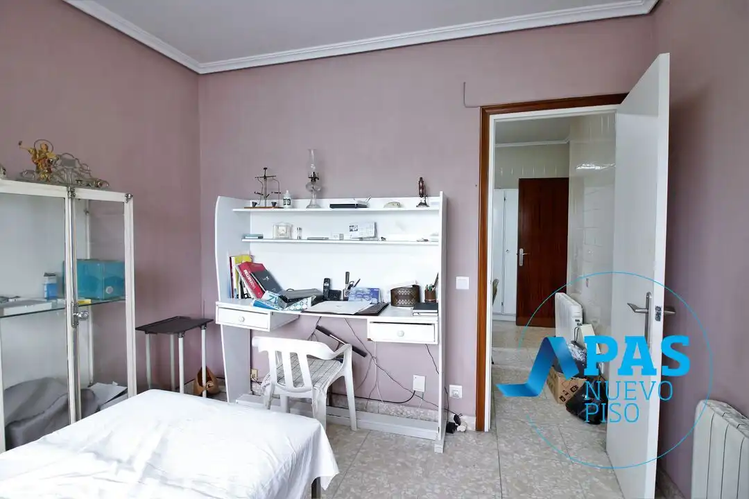 Dormitori de Casa o xalet en venda en Santander amb Calefacció, Jardí privat i Traster