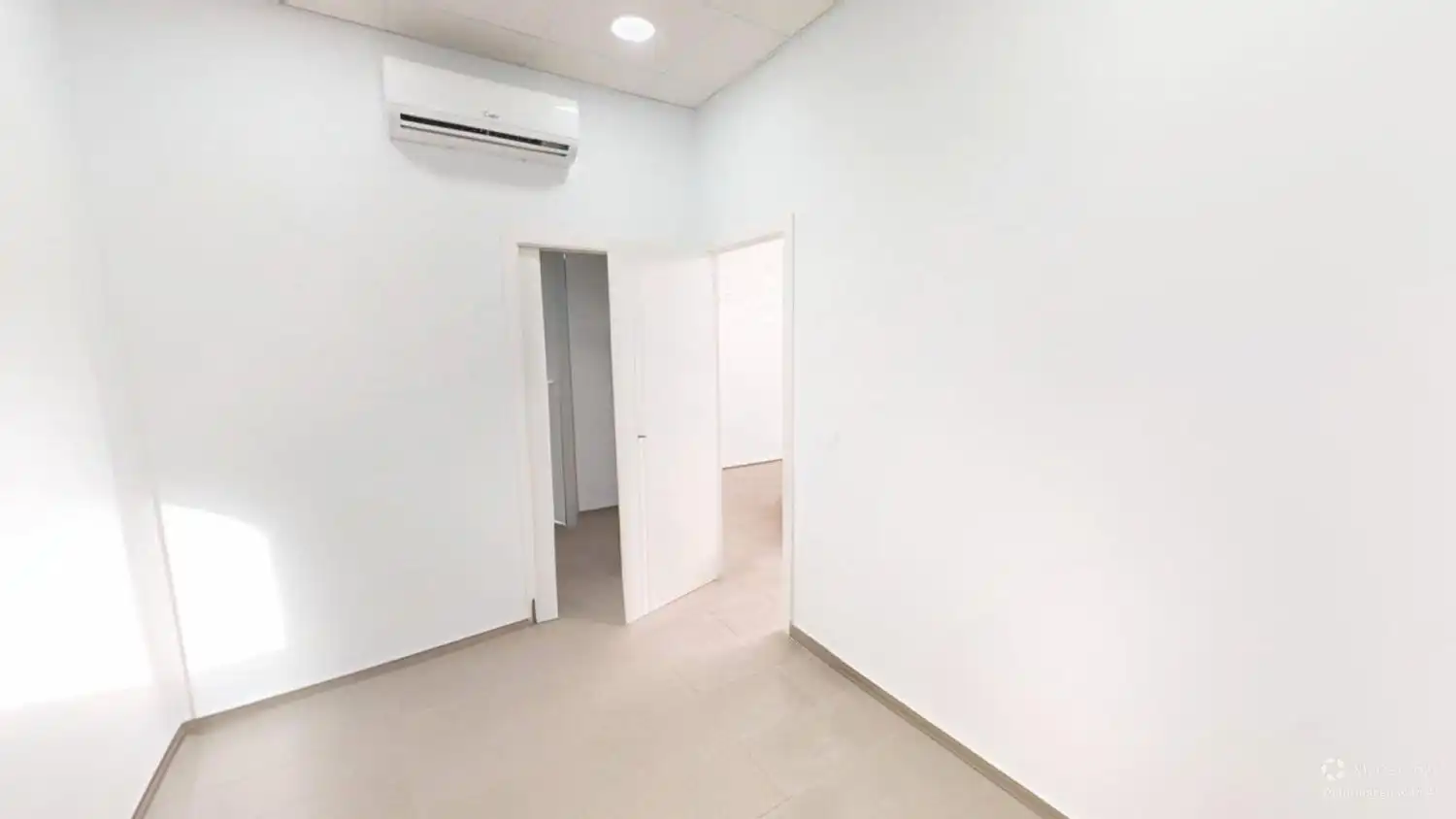 Commercial properties for sale in Sevilla  with Air Conditioner