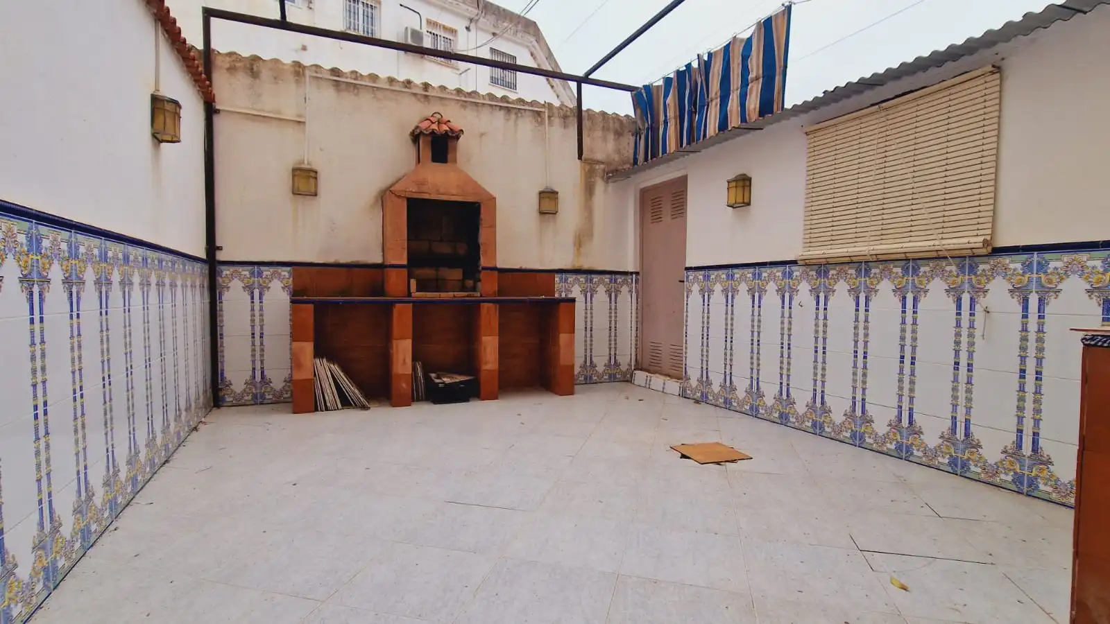 Vista exterior de Local en venta en Córdoba