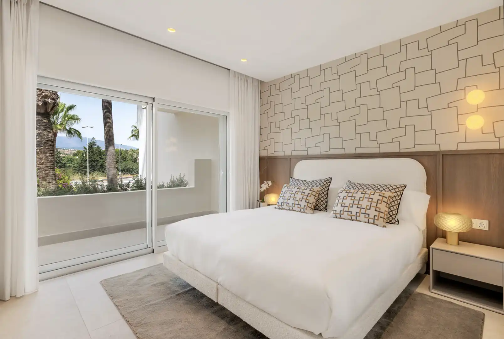 Habitación de Apartamento en venta en Estepona con Aire acondicionado, Terraza y Piscina