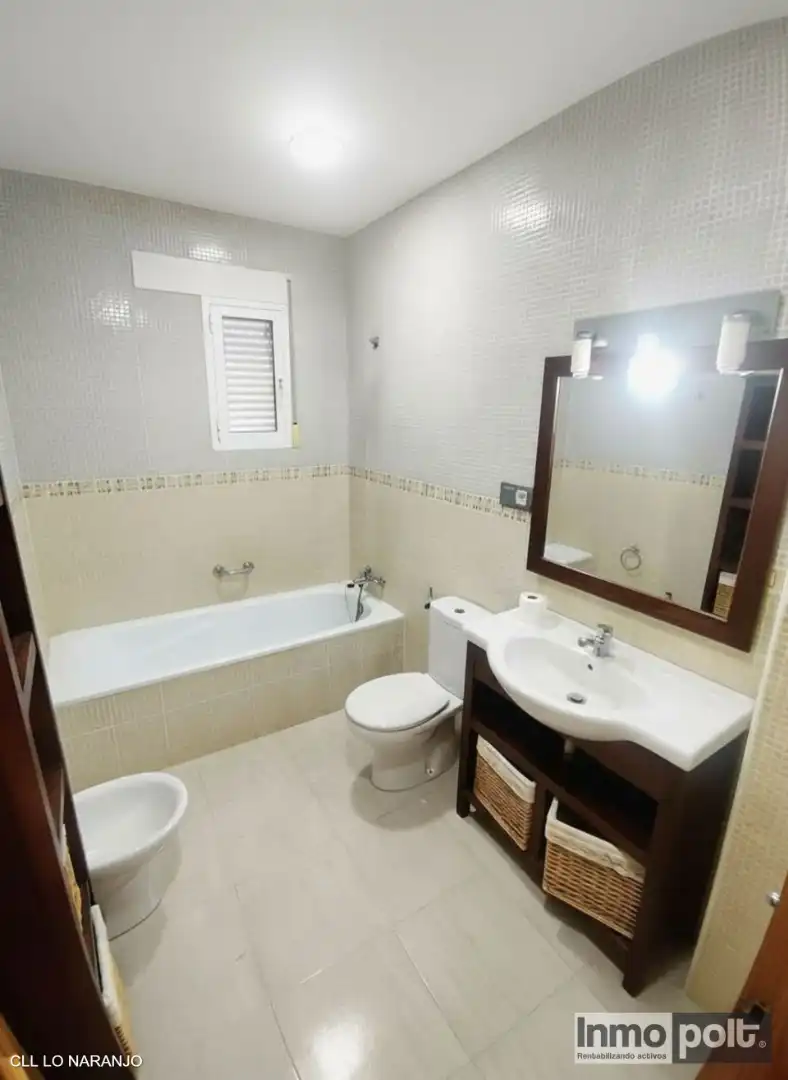 Baño de Piso en venta en Cartagena con Aire acondicionado, Amueblado y Horno
