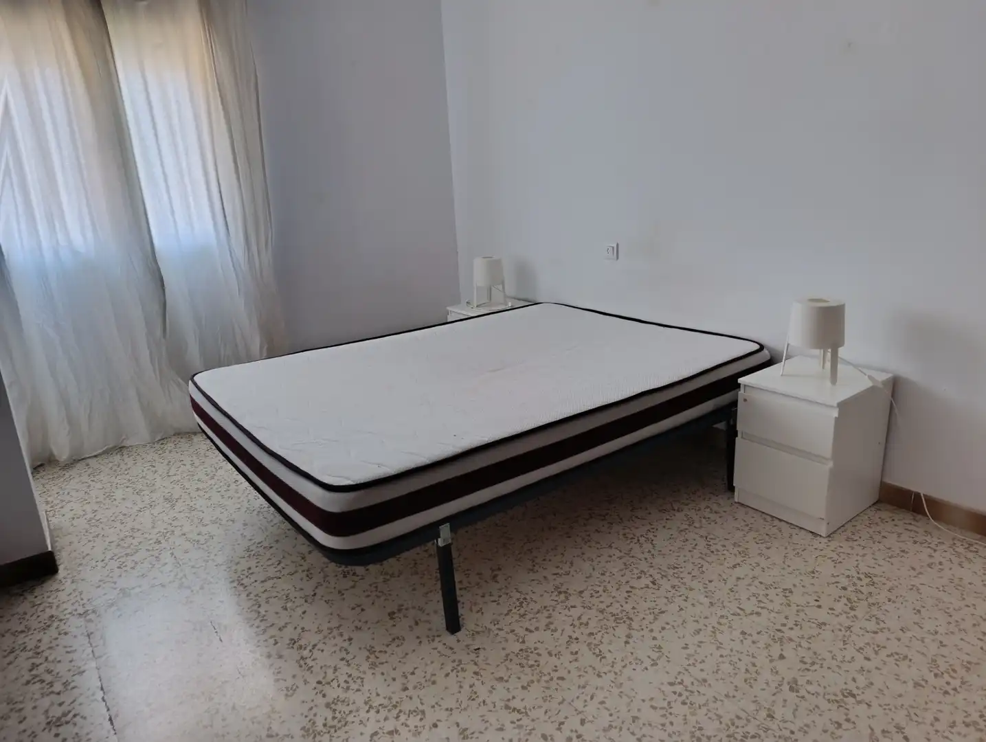 Habitación de Piso de alquiler en Dos Hermanas con Aire acondicionado, Terraza y Amueblado