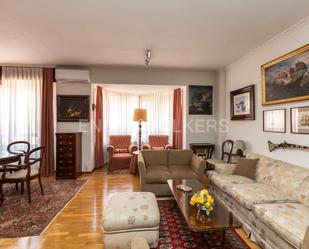 Living room of Apartment for sale in Tres Cantos  with Air Conditioner, Heating and Parquet flooring