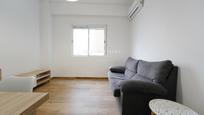 Living room of Flat for sale in  Valencia Capital  with Heating, Oven and Washing machine