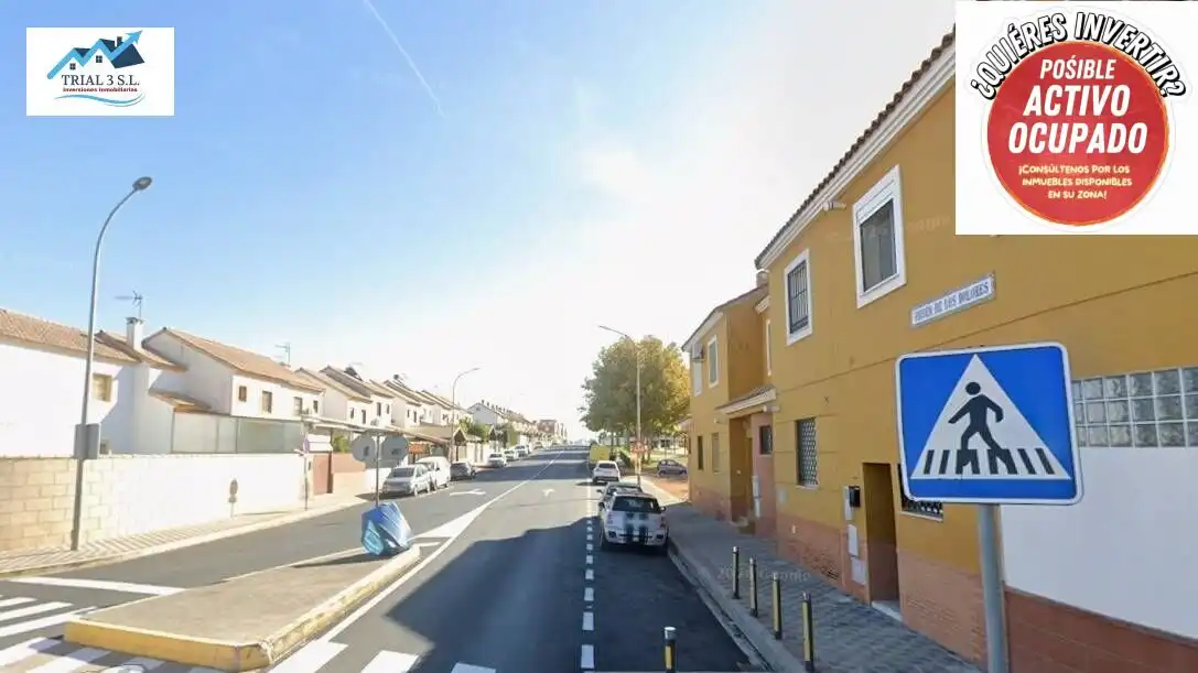 Vista exterior de Casa o xalet en venda en Dos Hermanas amb Jardí privat
