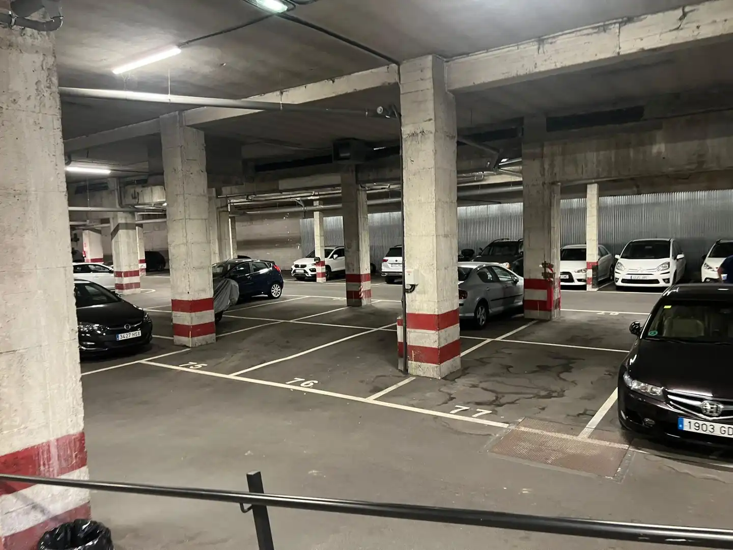 Aparcament de Pis en venda en Gijón  amb Calefacció