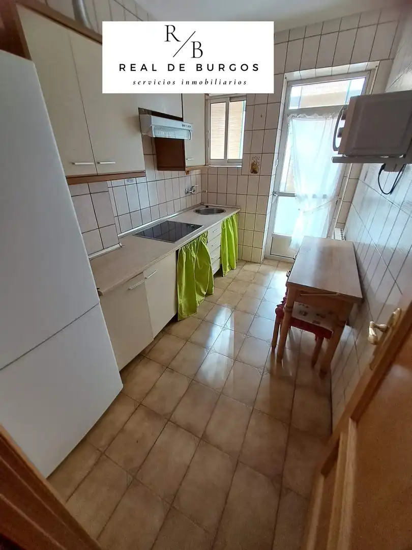Cocina de Piso de alquiler en Valladolid con Calefacción, Terraza y Amueblado