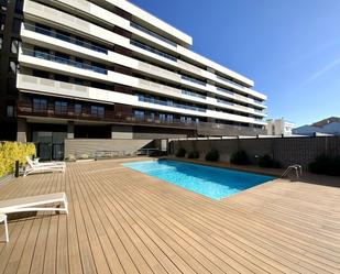 Piscina de Àtic en venda en Montgat amb Aire condicionat, Terrassa i Piscina comunitària